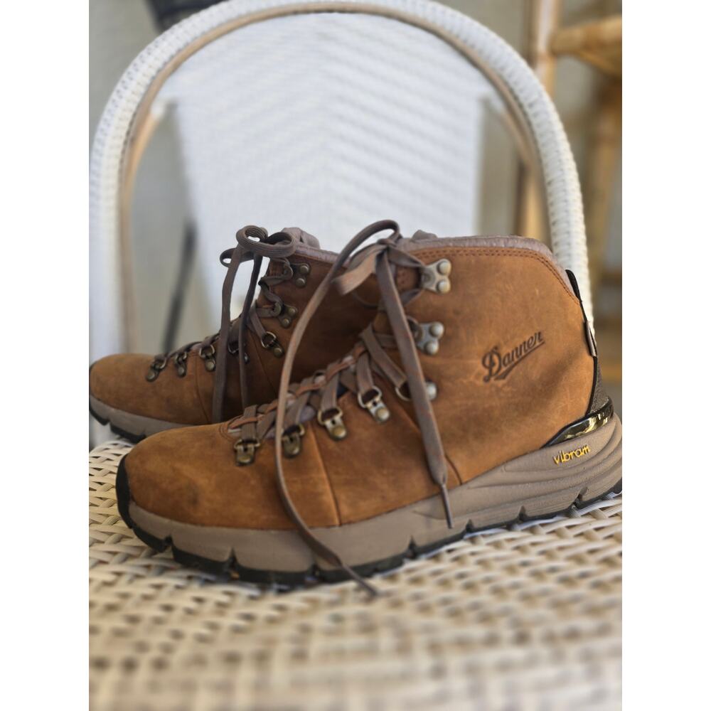 Danner 9.5 womens MOUNTAIN 600 - RICH BROWN - LEATHER